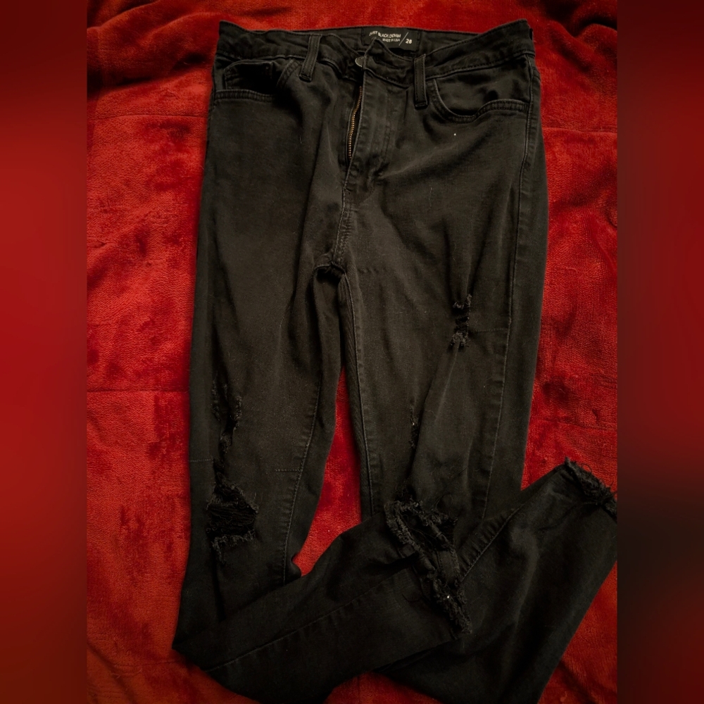 ✨ Just Black sz6 Distressed Jeans